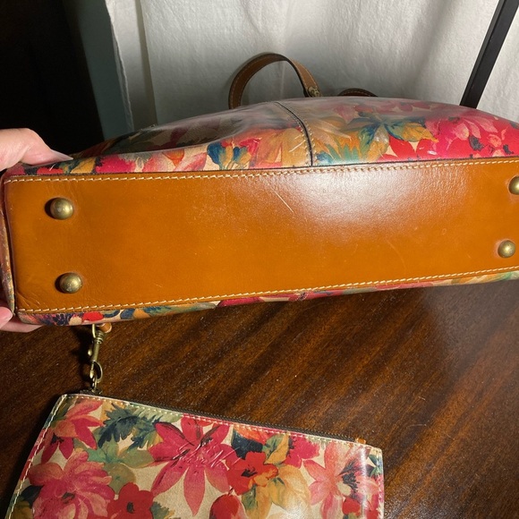Patricia Nash Colorful Floral Tote and wristlet set - Picture 12 of 16
